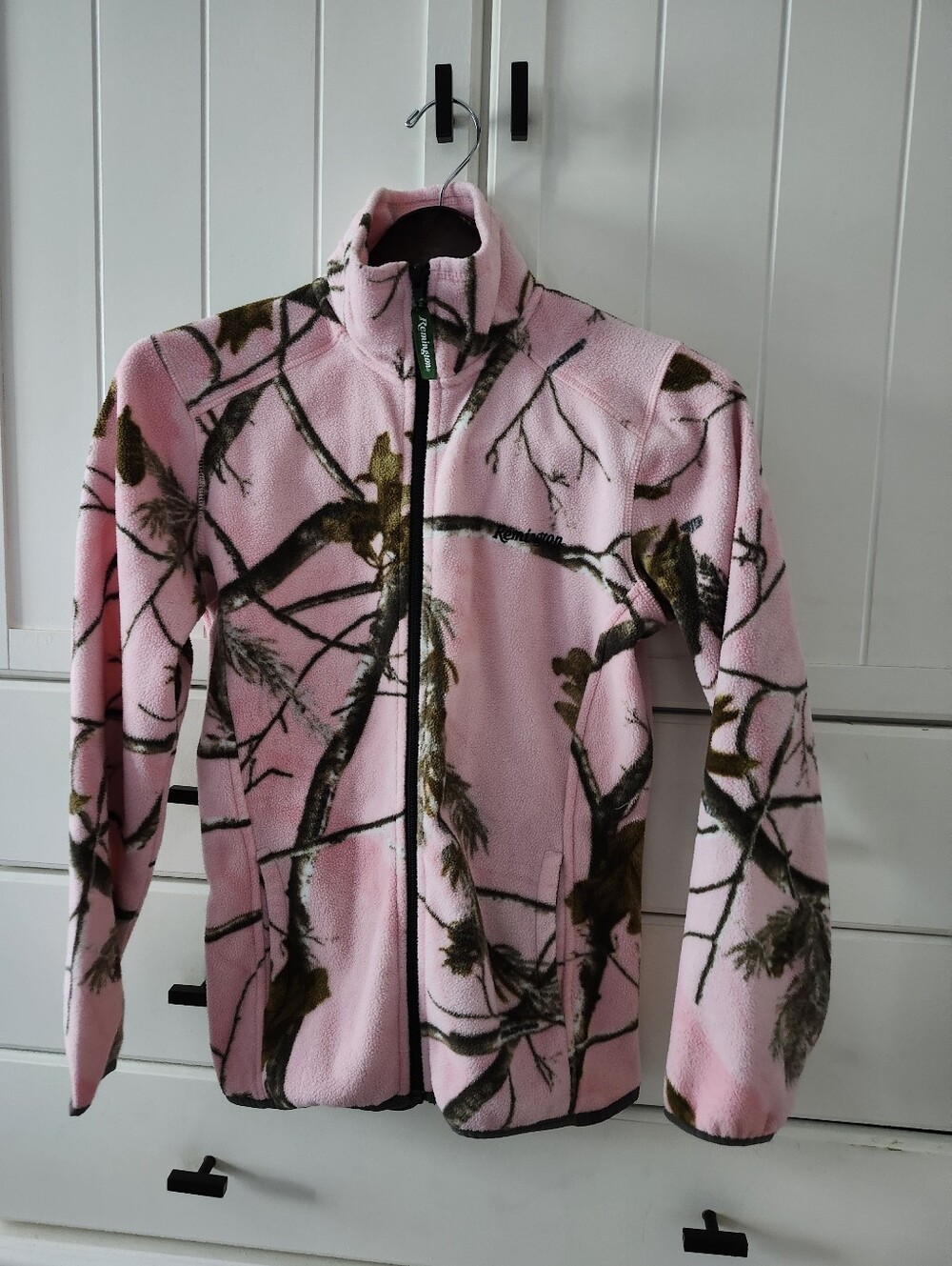 Pink Camo Fleece Jacket - Classic Outdoor Style